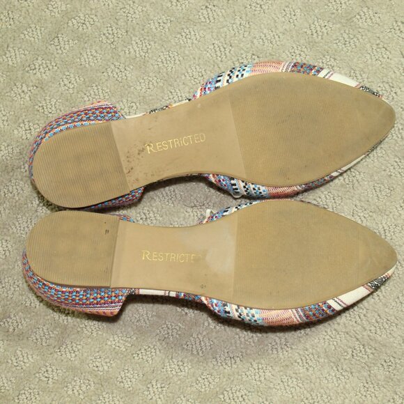 Restricted Women's 9 Multi-Color Woven Fabric Flat Shoes EUC! - Picture 5 of 6